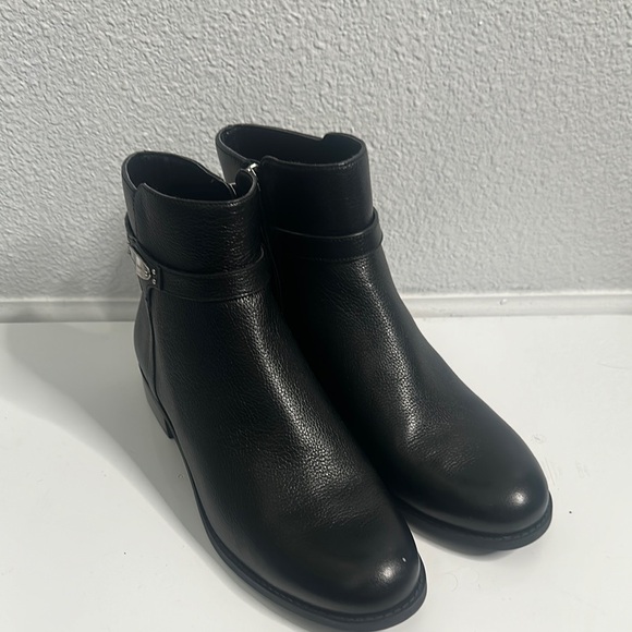 MICHAEL Michael Kors Shoes - Michael kors black leather ankle boots size 10 great Women's Black Ankle Boots